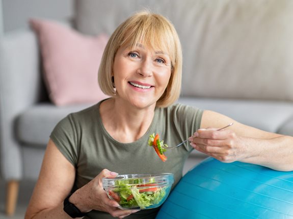 Jaka dieta dla zdrowia seniora? Poznaj dietę MIND